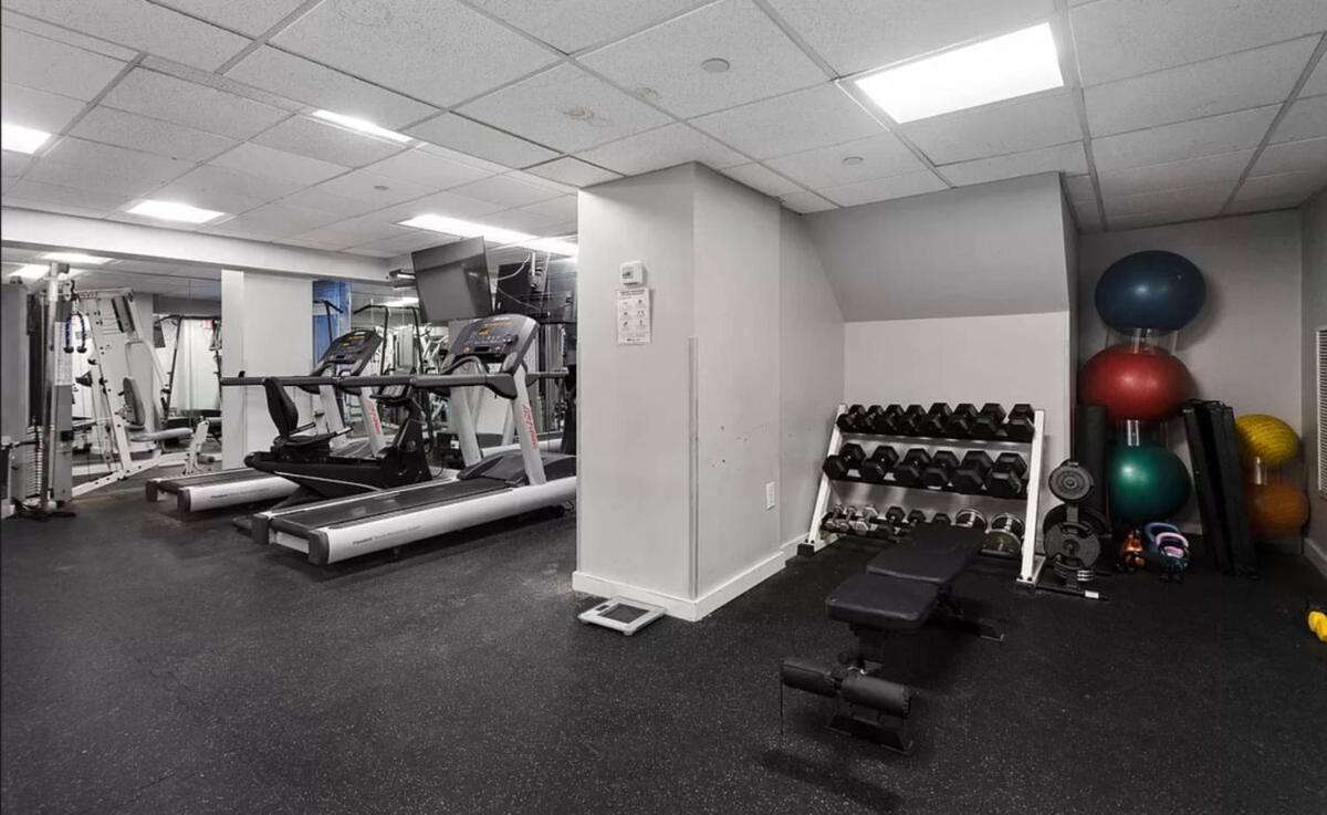 73-1004 New Uws Doorman Gym Pangsapuri